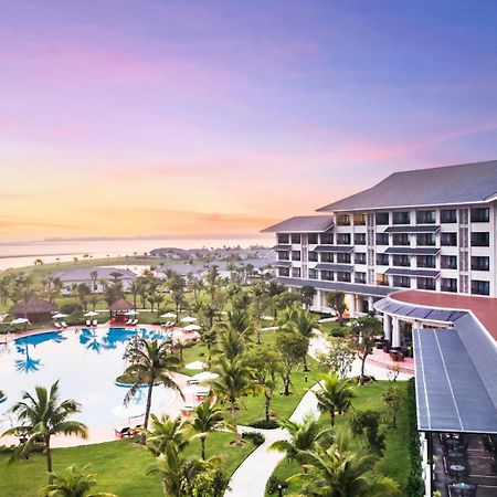 Melia Vinpearl Cua Hoi Beach Resort Cửa Lò Esterno foto