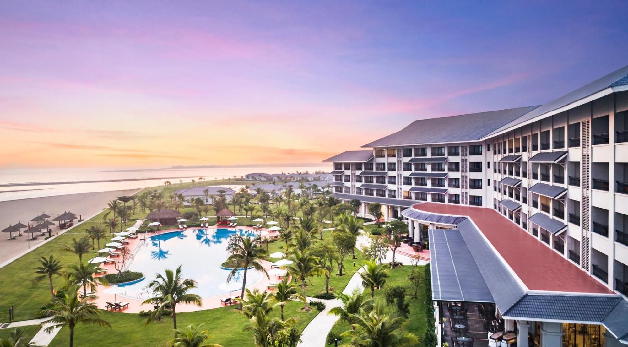 Melia Vinpearl Cua Hoi Beach Resort Cửa Lò Esterno foto